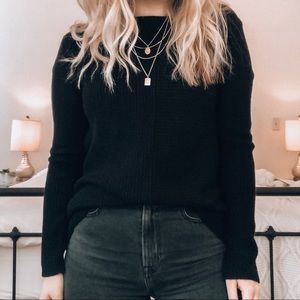 BLACK RIBBED SWEATER